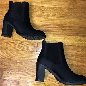 Vera Wang Clara Chelsea Boots black ankle boots🖤